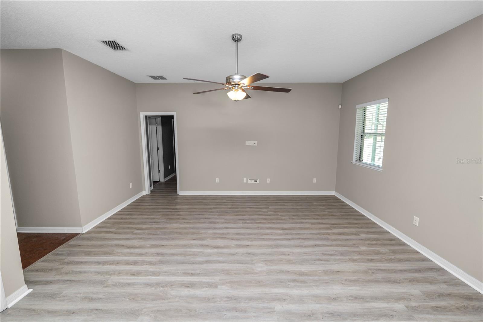 Image 17 of 38 For 613 Stonehaven Drive