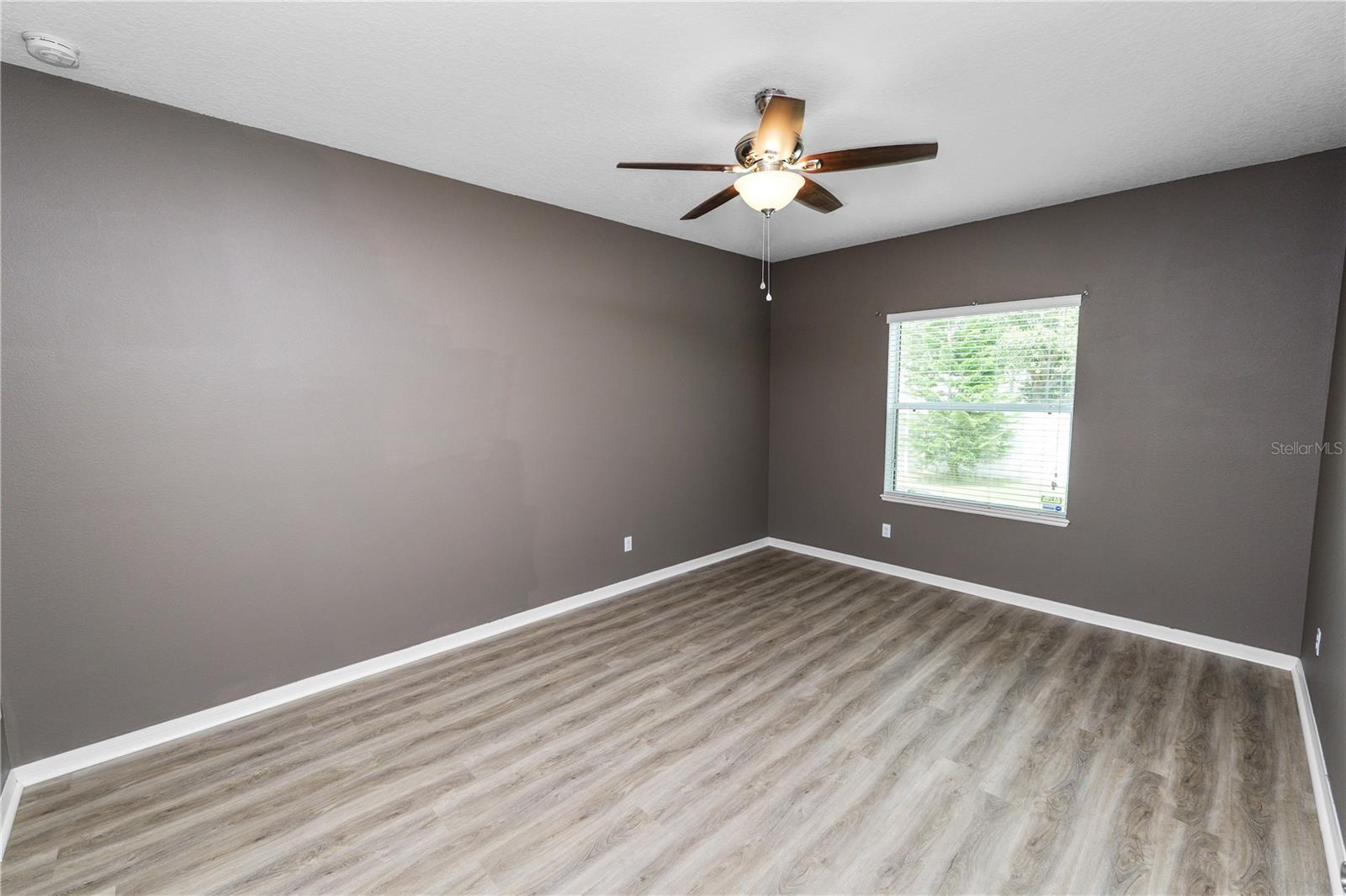 Image 18 of 38 For 613 Stonehaven Drive