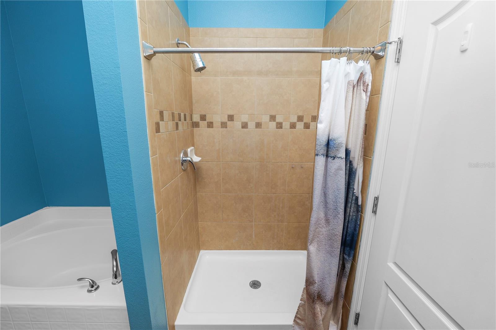 Image 23 of 38 For 613 Stonehaven Drive