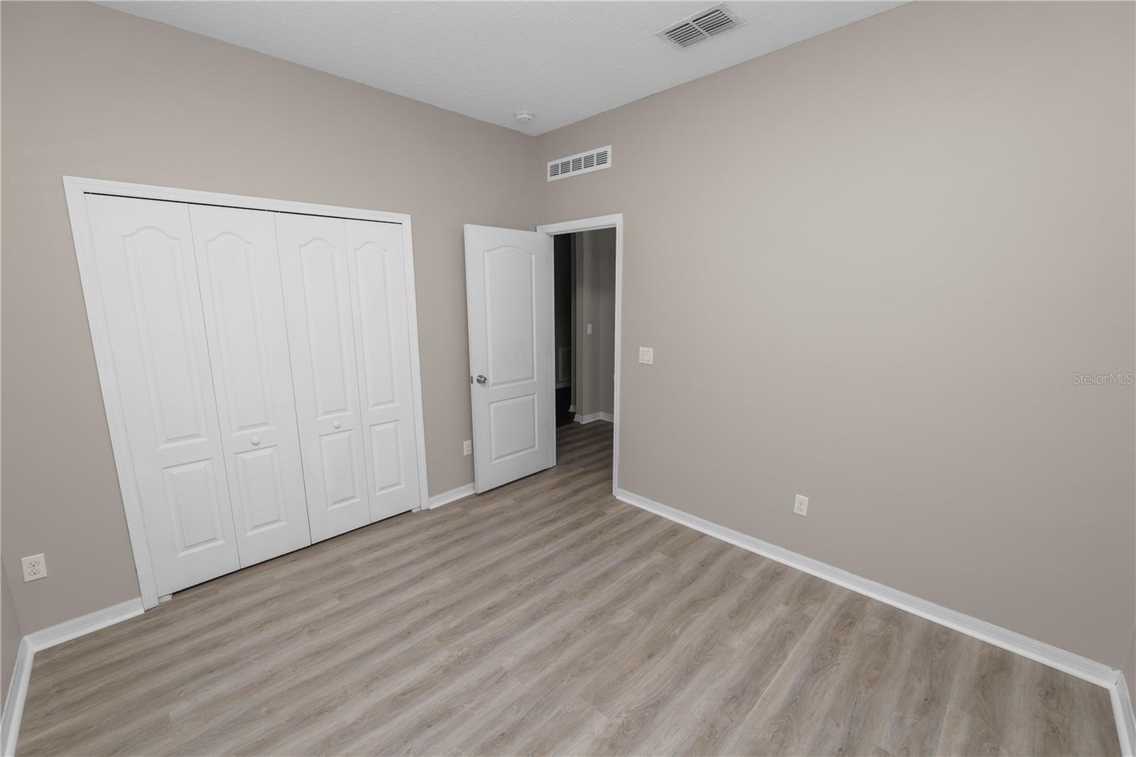 Image 26 of 38 For 613 Stonehaven Drive