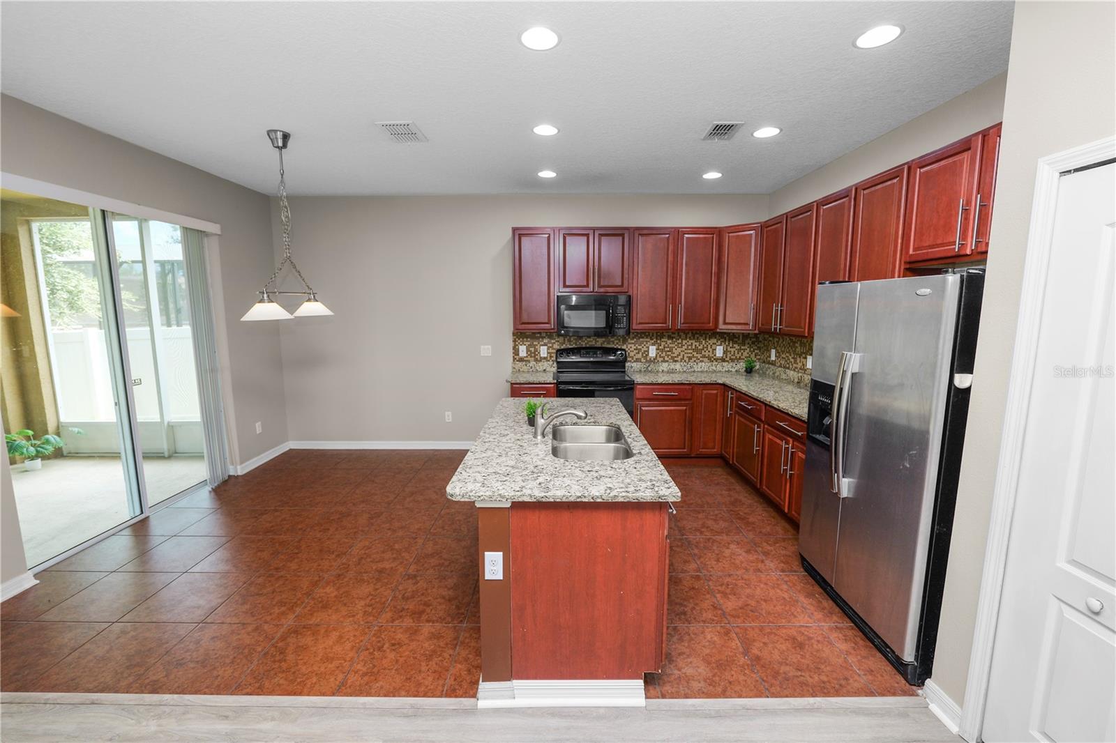 Image 7 of 38 For 613 Stonehaven Drive
