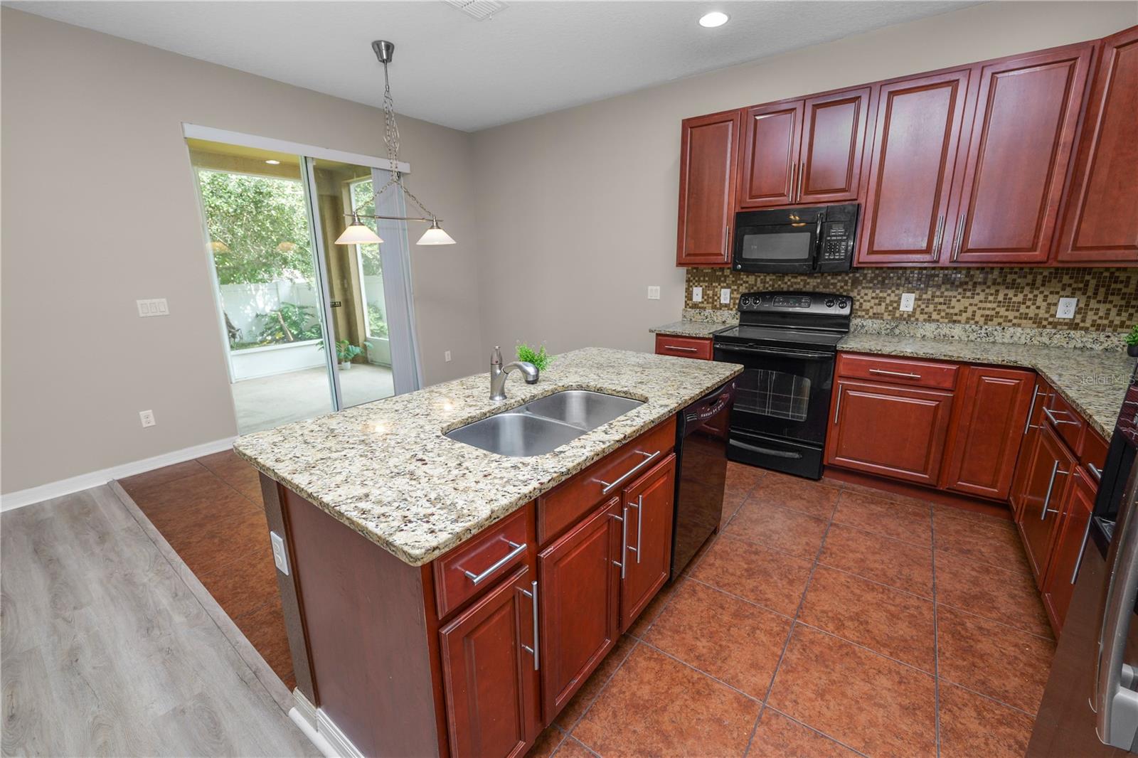 Image 9 of 38 For 613 Stonehaven Drive