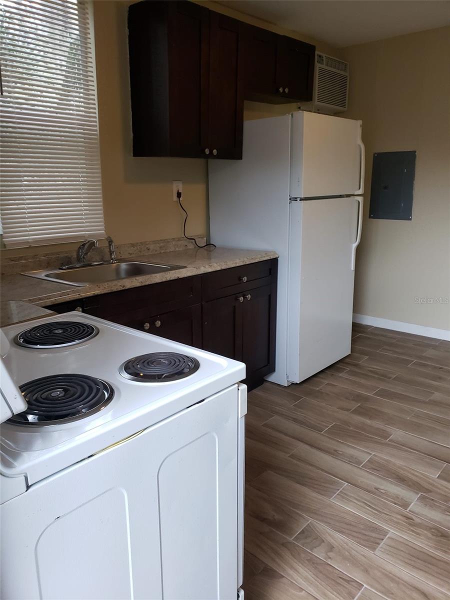 Image 10 of 11 For 1116 Texas Avenue 2