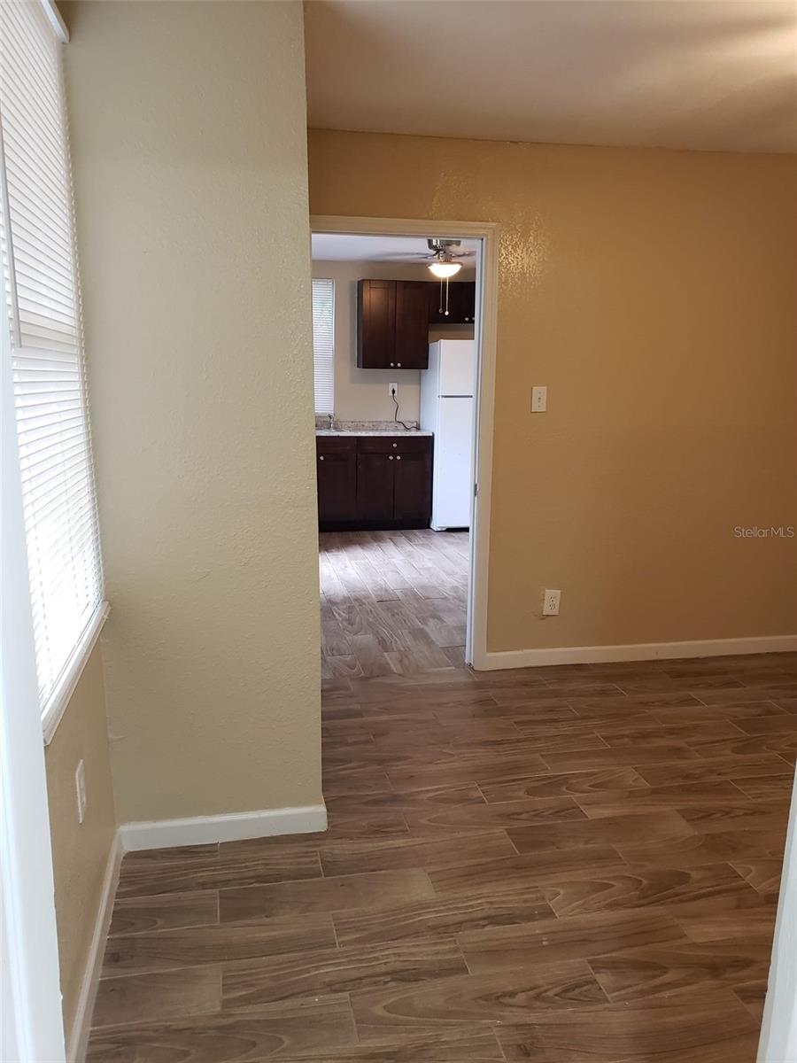 Image 3 of 11 For 1116 Texas Avenue 2