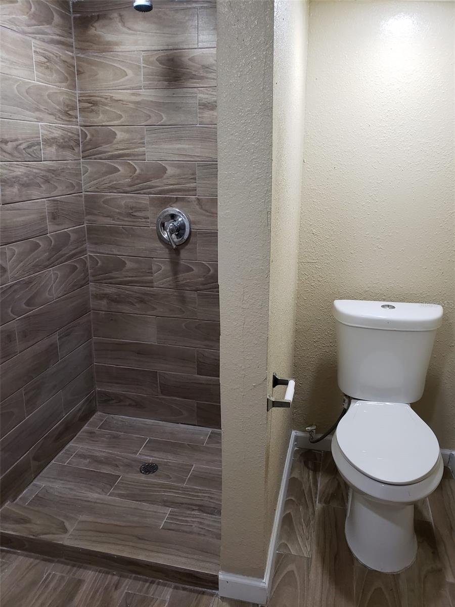 Image 4 of 11 For 1116 Texas Avenue 2