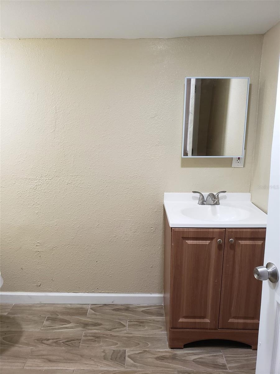 Image 5 of 11 For 1116 Texas Avenue 2