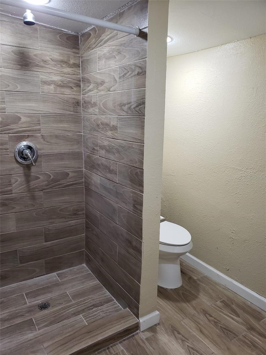 Image 6 of 11 For 1116 Texas Avenue 2