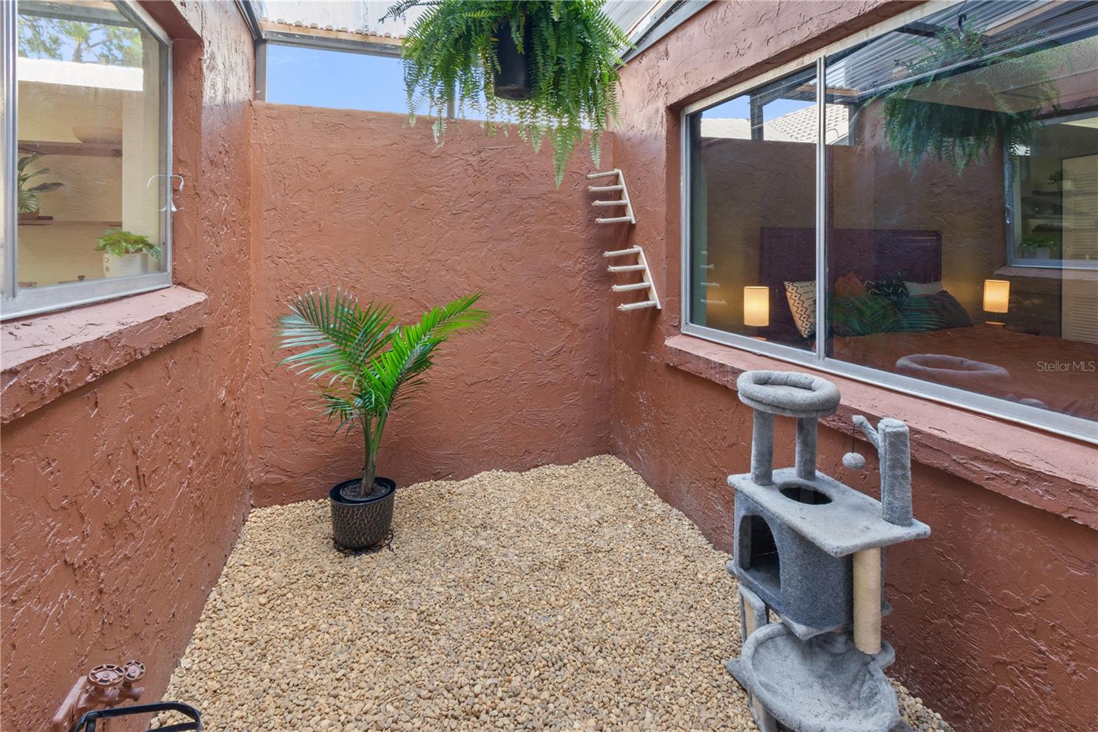 Image 10 of 24 For 465 Las Cruces