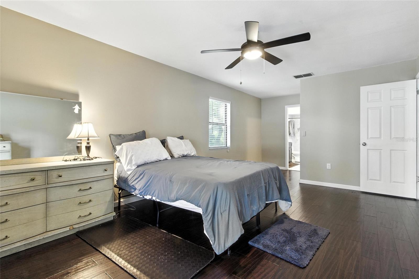 Image 16 of 48 For 709 Sagewood Drive