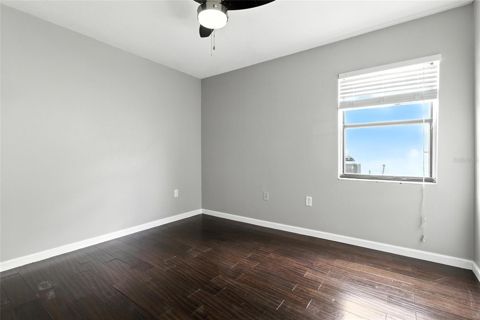 Image 23 of 48 For 709 Sagewood Drive