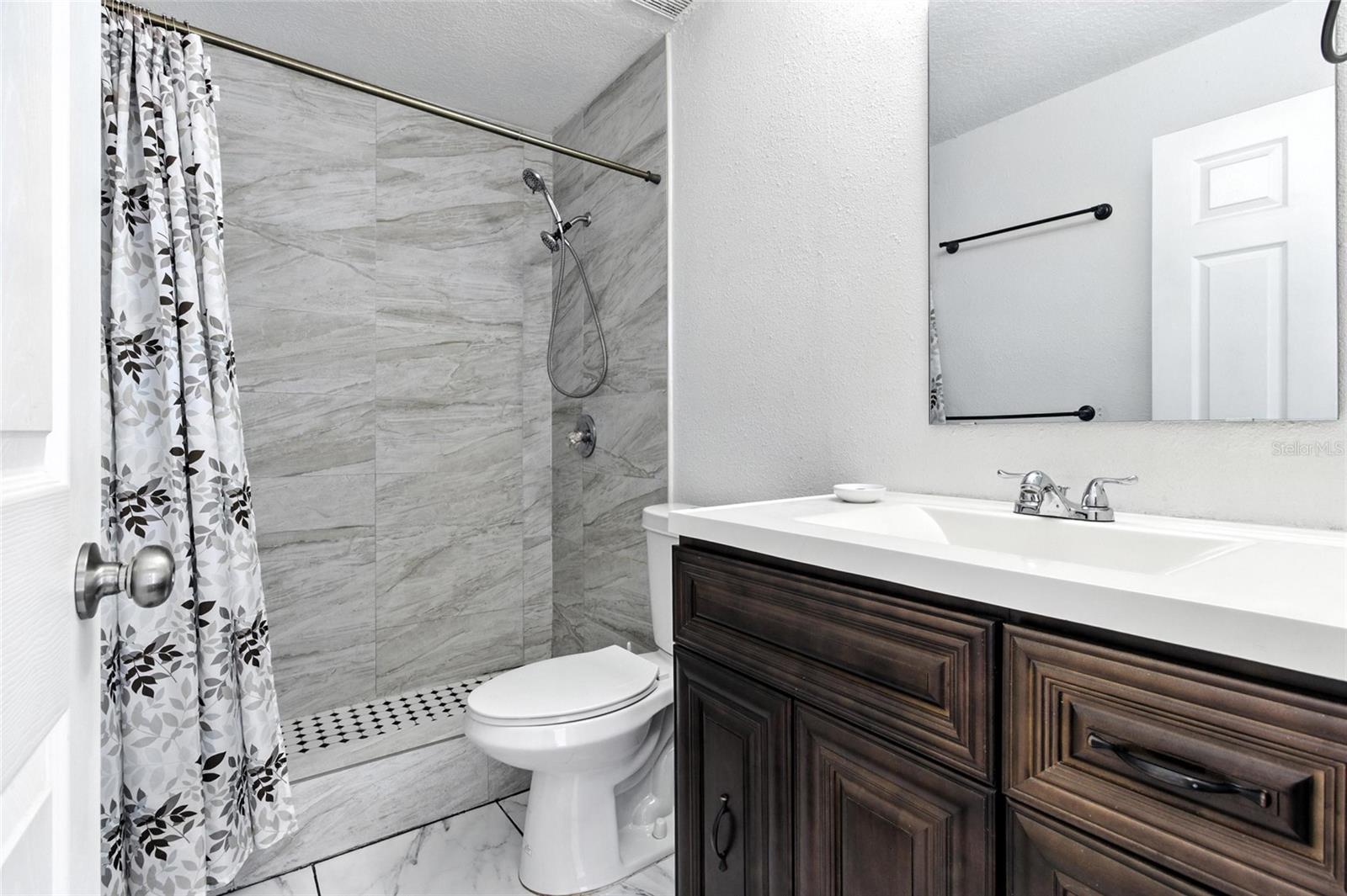 Image 31 of 48 For 709 Sagewood Drive