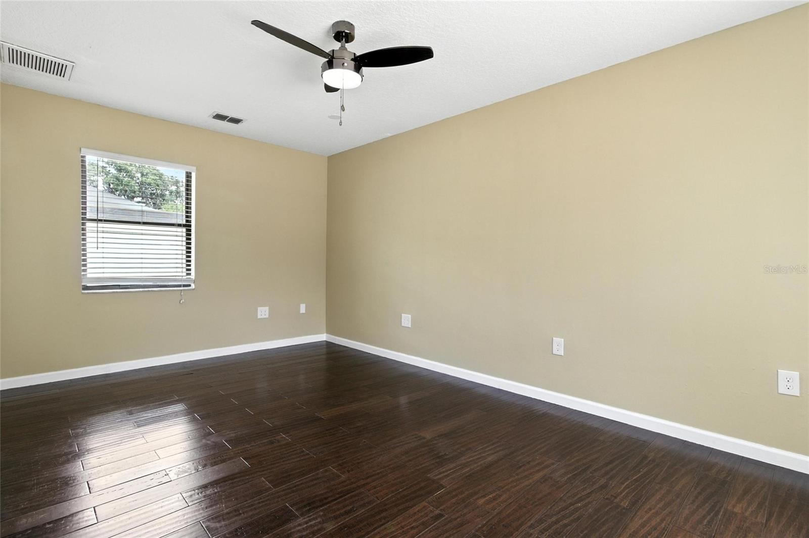 Image 32 of 48 For 709 Sagewood Drive