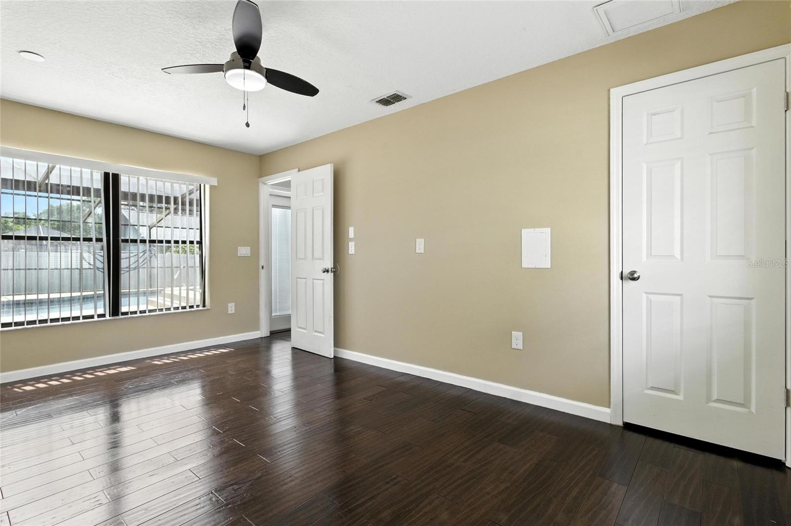 Image 33 of 48 For 709 Sagewood Drive