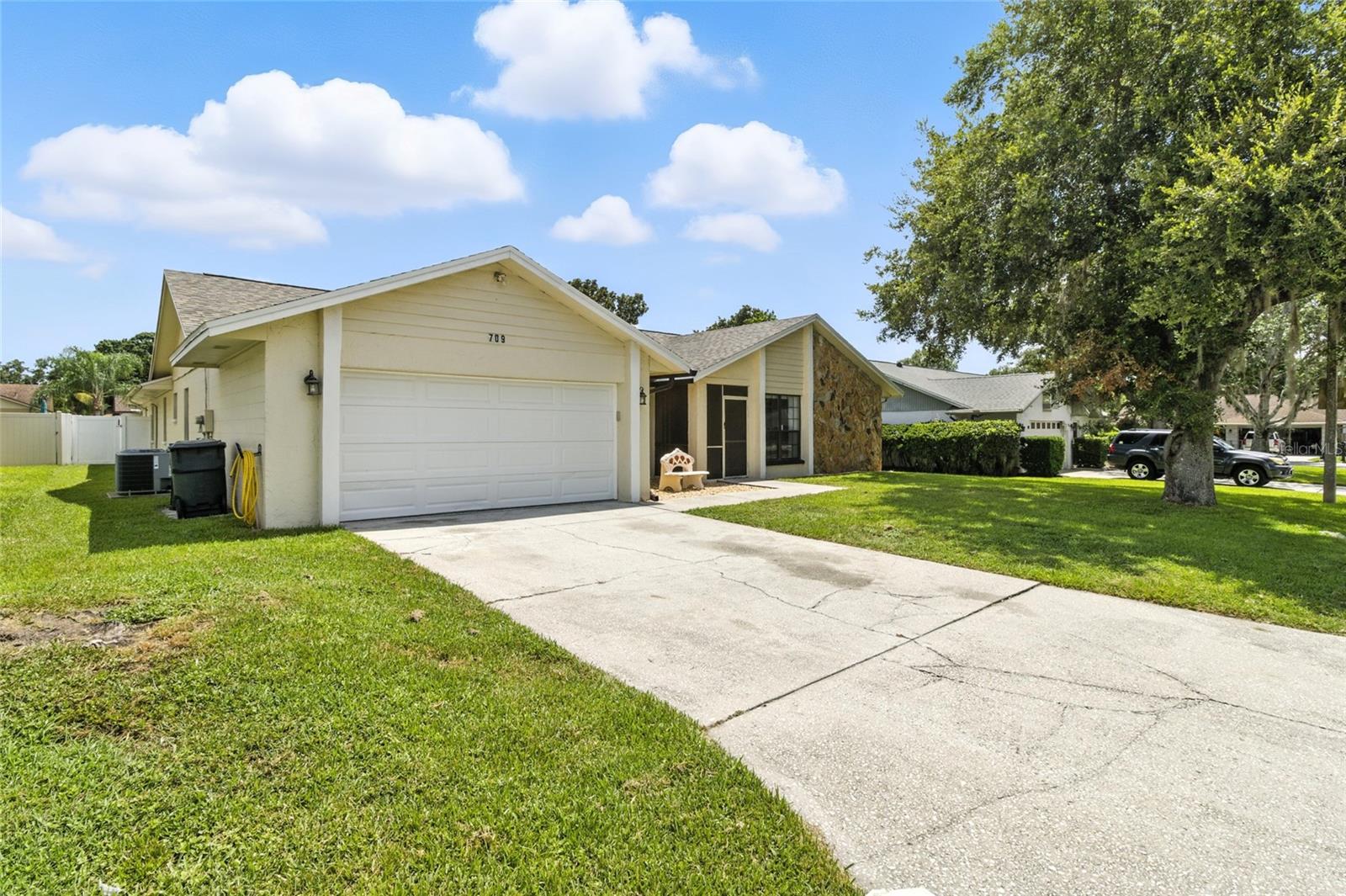 Image 4 of 48 For 709 Sagewood Drive