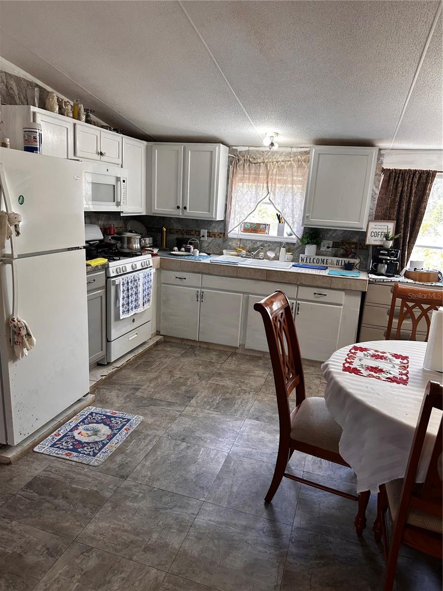 Image 18 of 21 For 730 Mcclellan Road