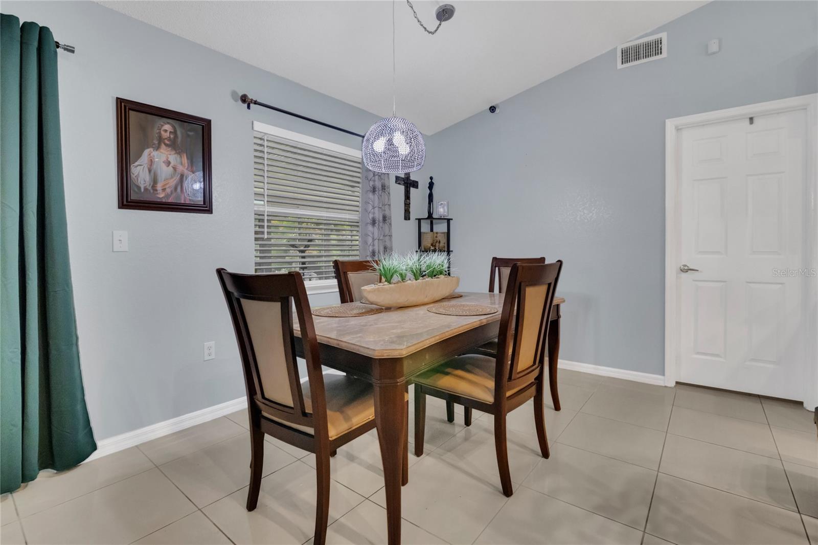 Image 11 of 34 For 2925 Timbercrest Place