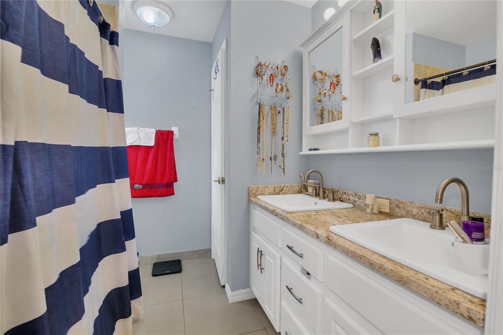 Image 13 of 34 For 2925 Timbercrest Place