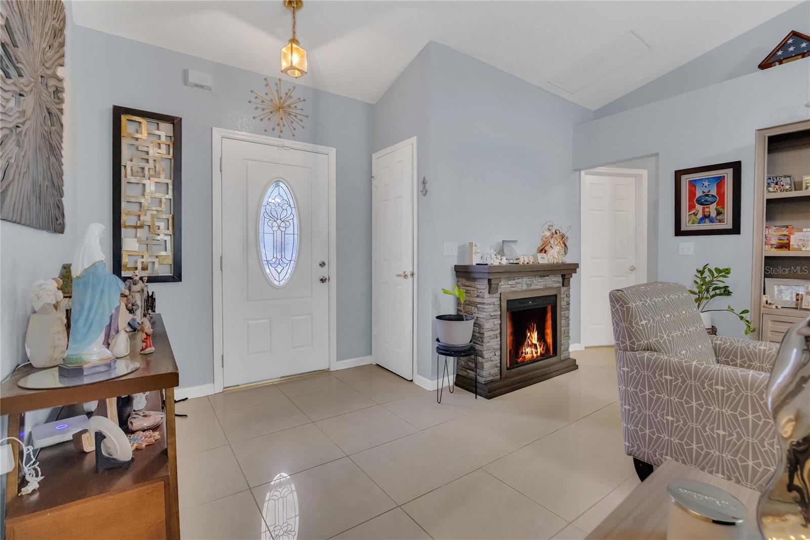 Image 4 of 34 For 2925 Timbercrest Place