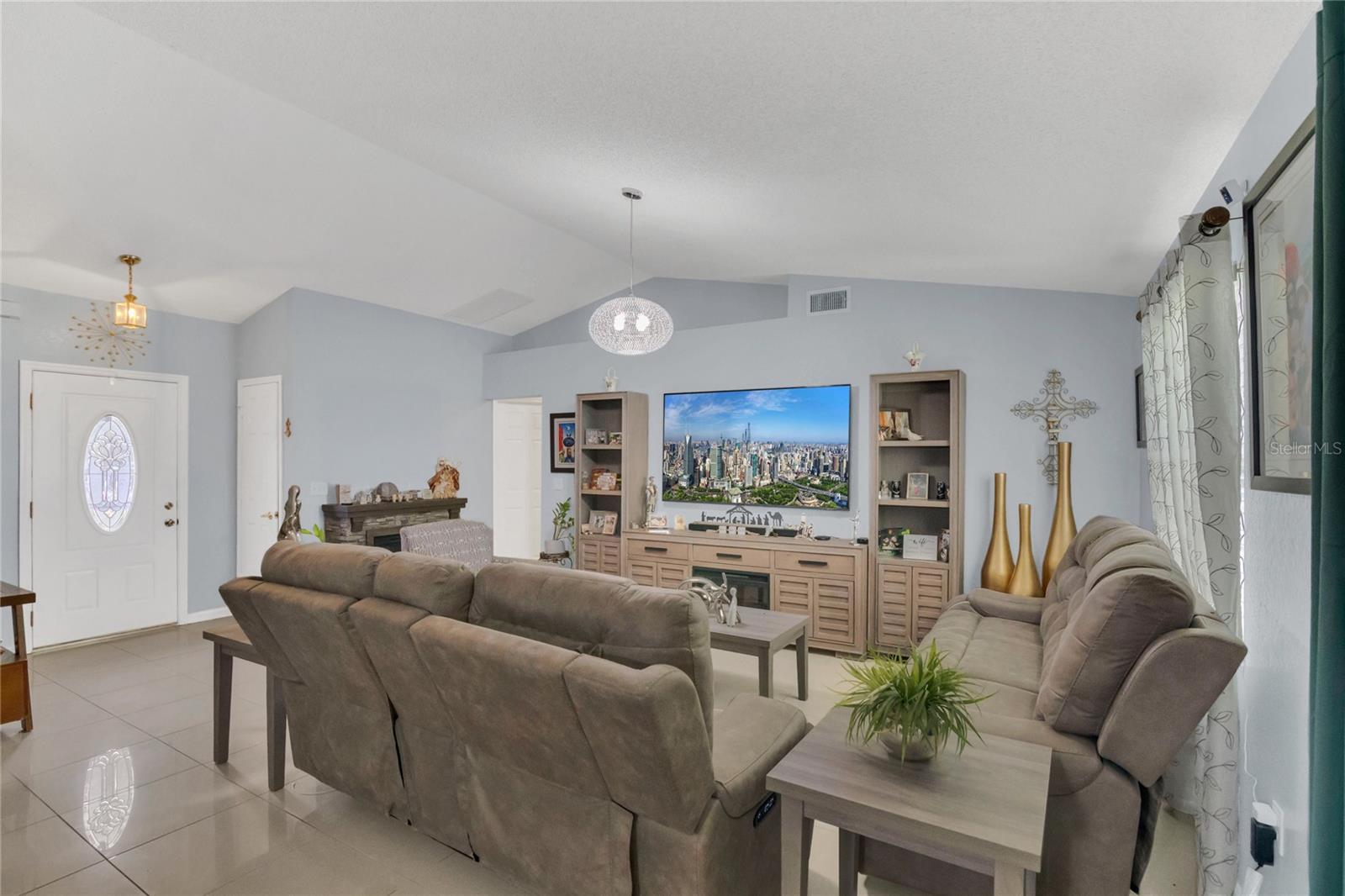 Image 5 of 34 For 2925 Timbercrest Place