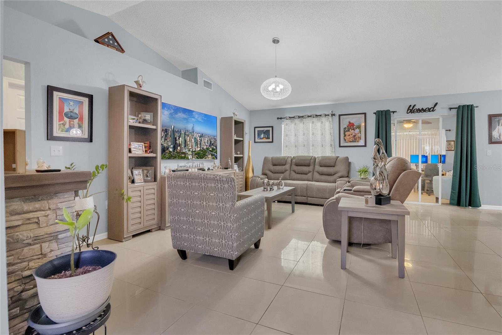 Image 6 of 34 For 2925 Timbercrest Place