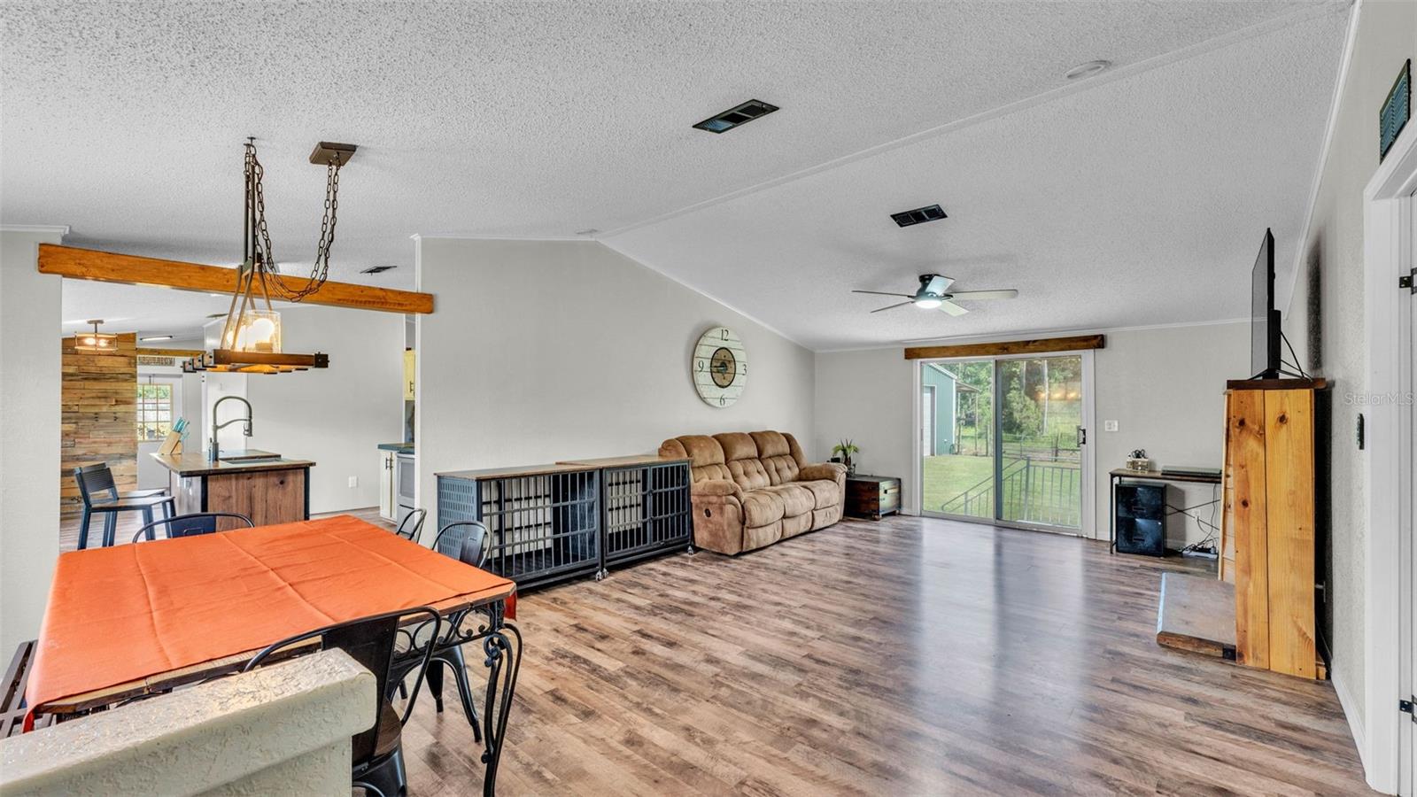 Image 4 of 52 For 309 Hunter Road