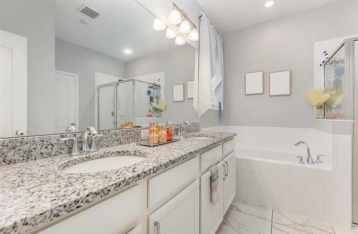 Image 17 of 26 For 1380 Clear Brook Place