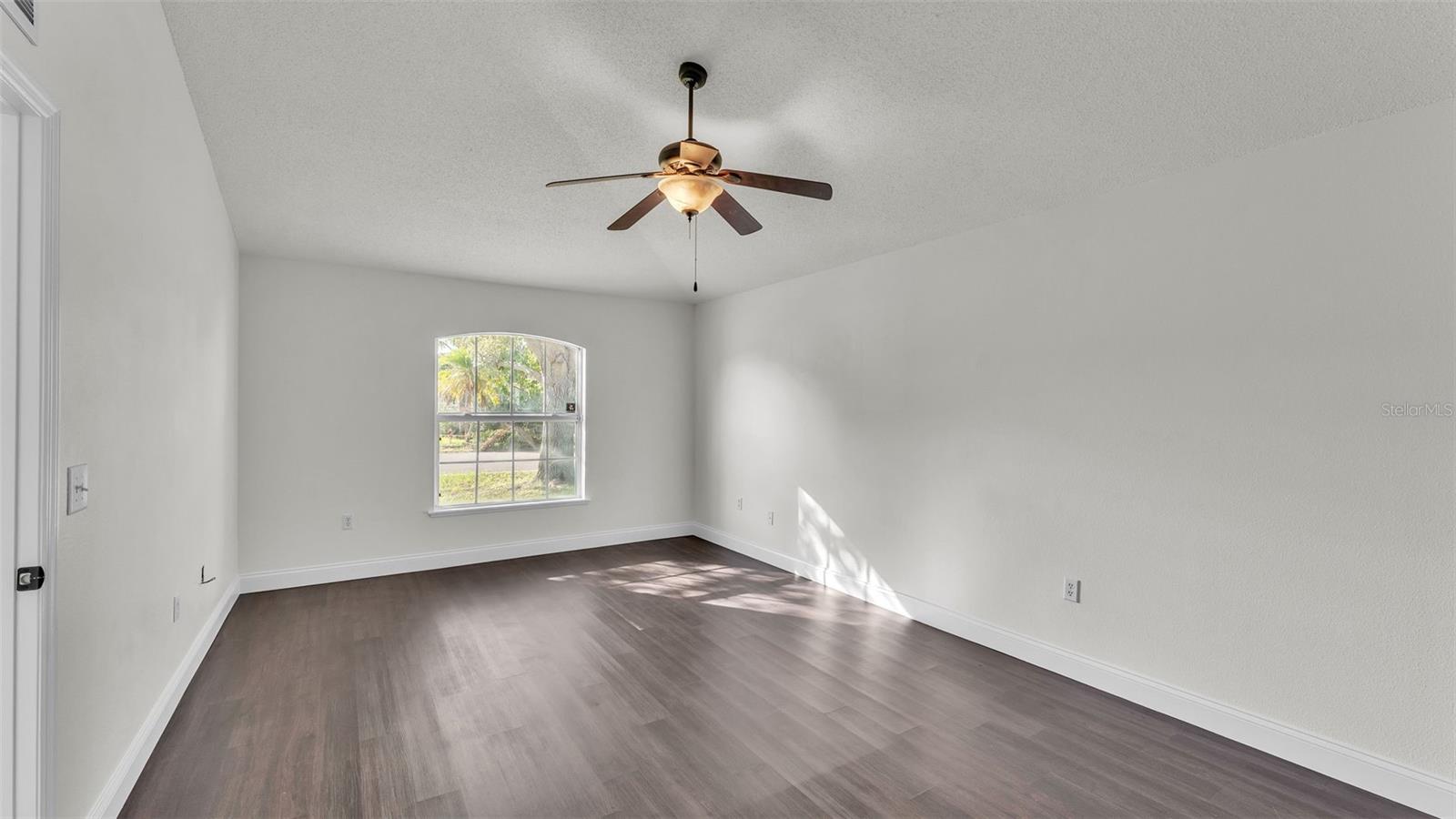 Image 20 of 42 For 3917 Warbler Drive