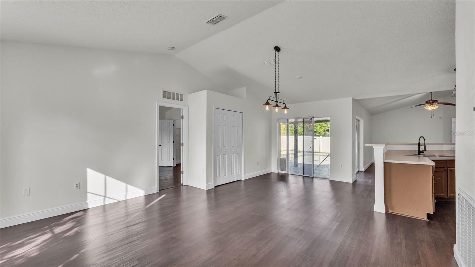 Image 7 of 42 For 3917 Warbler Drive