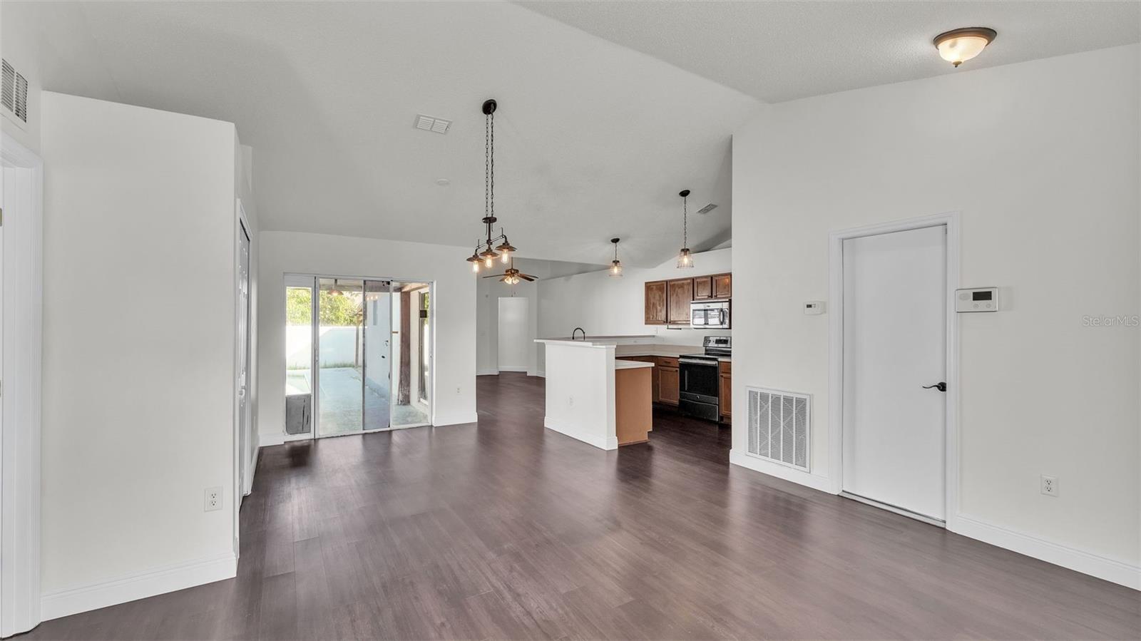 Image 8 of 42 For 3917 Warbler Drive