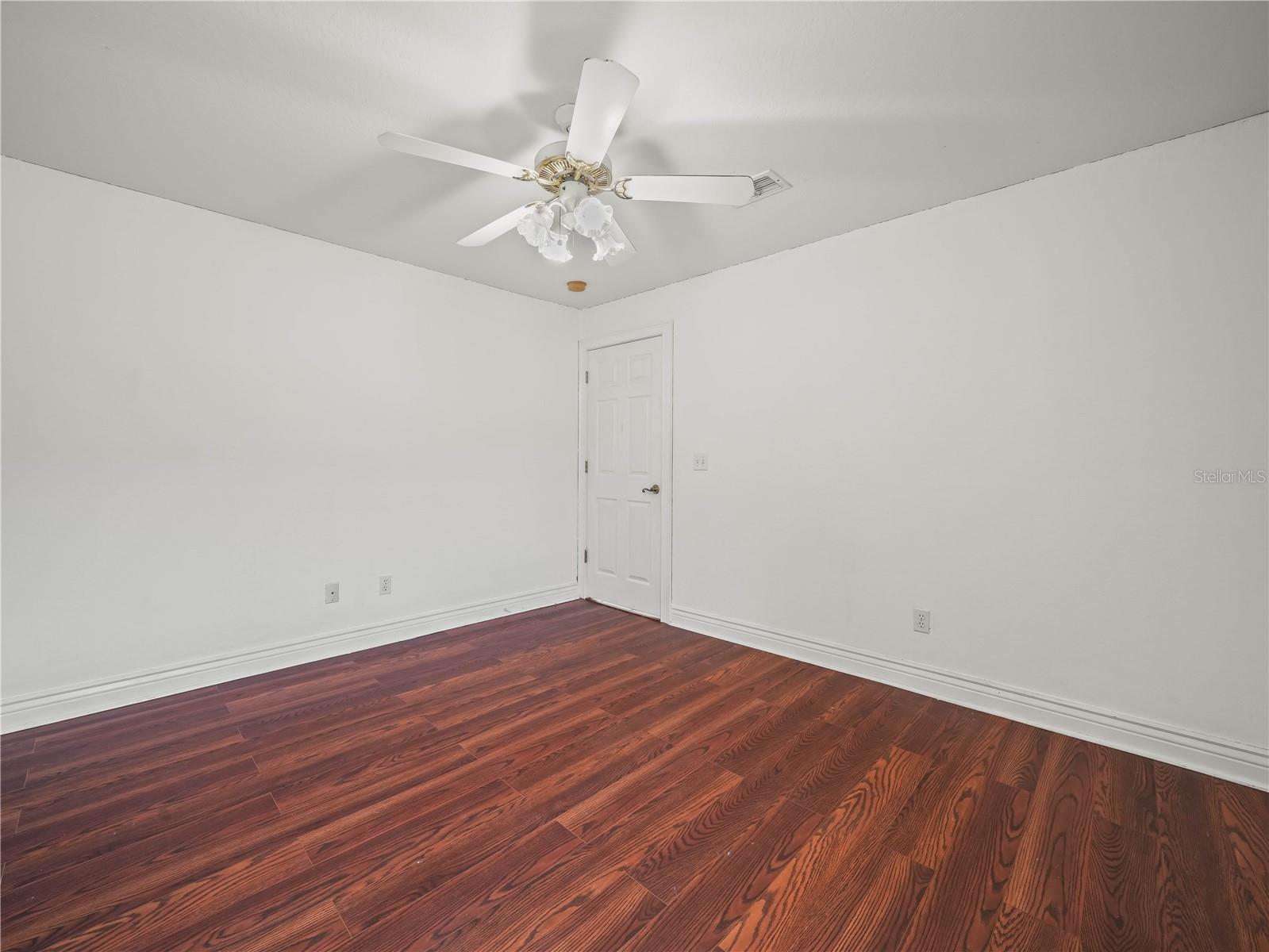 Listing photo id 26 for 3504 Kilmer Drive