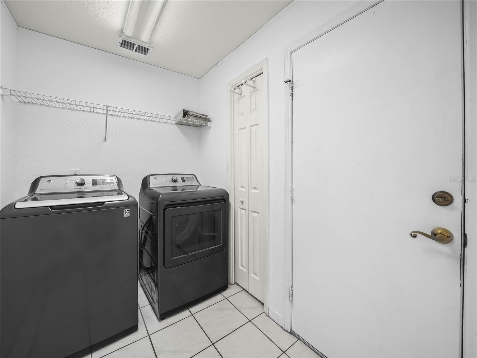 Listing photo id 33 for 3504 Kilmer Drive