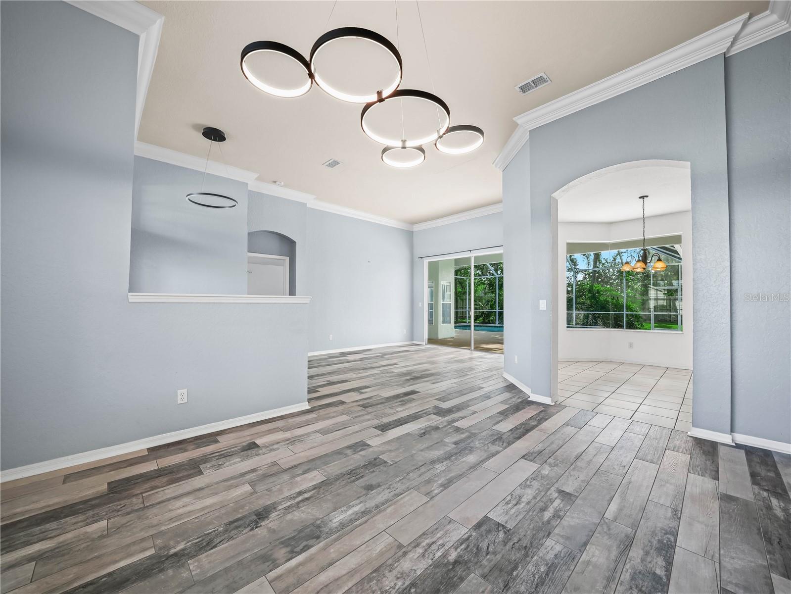 Listing photo id 4 for 3504 Kilmer Drive