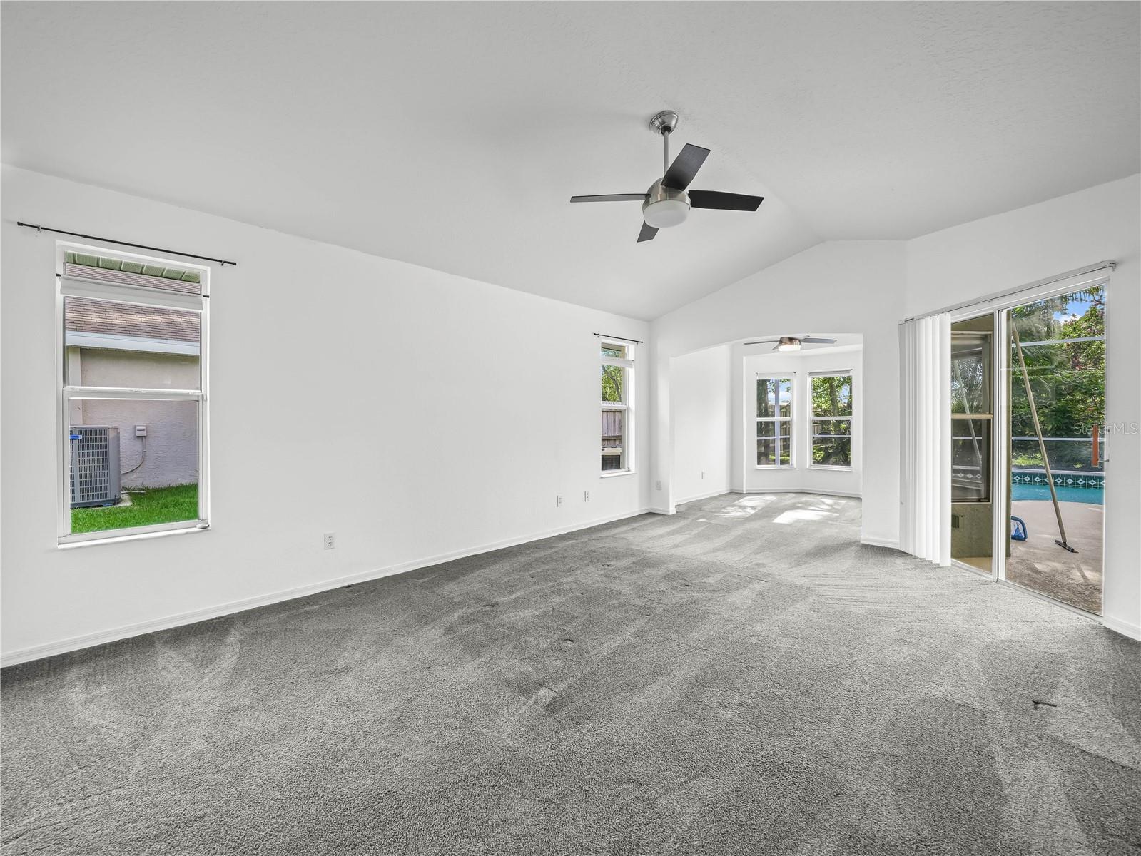 Listing photo id 5 for 3504 Kilmer Drive