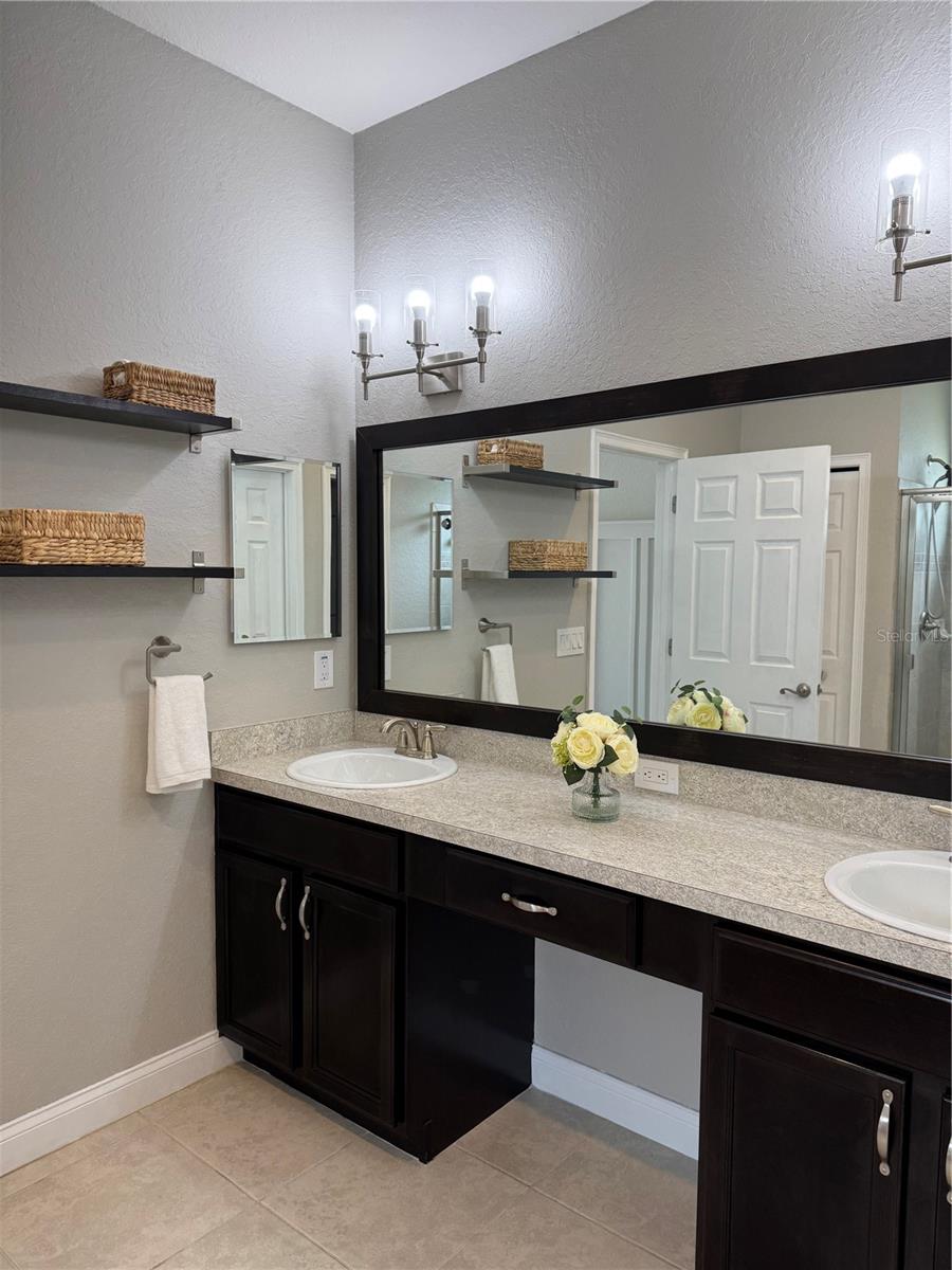 Image 30 of 63 For 5829 Valentino Way