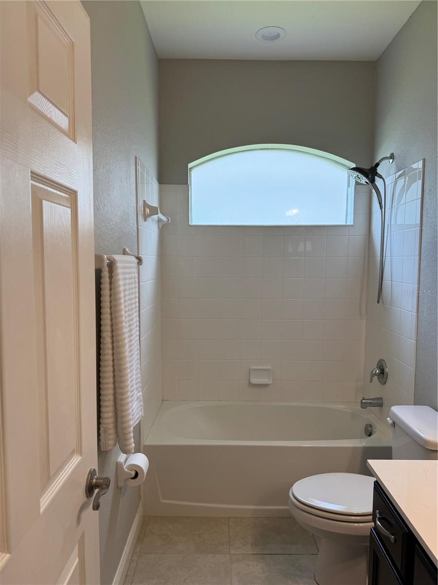 Image 41 of 63 For 5829 Valentino Way