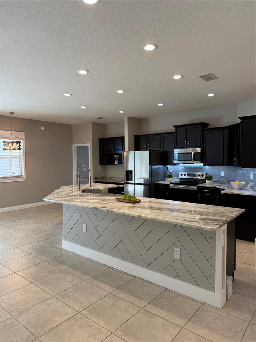 Image 7 of 63 For 5829 Valentino Way