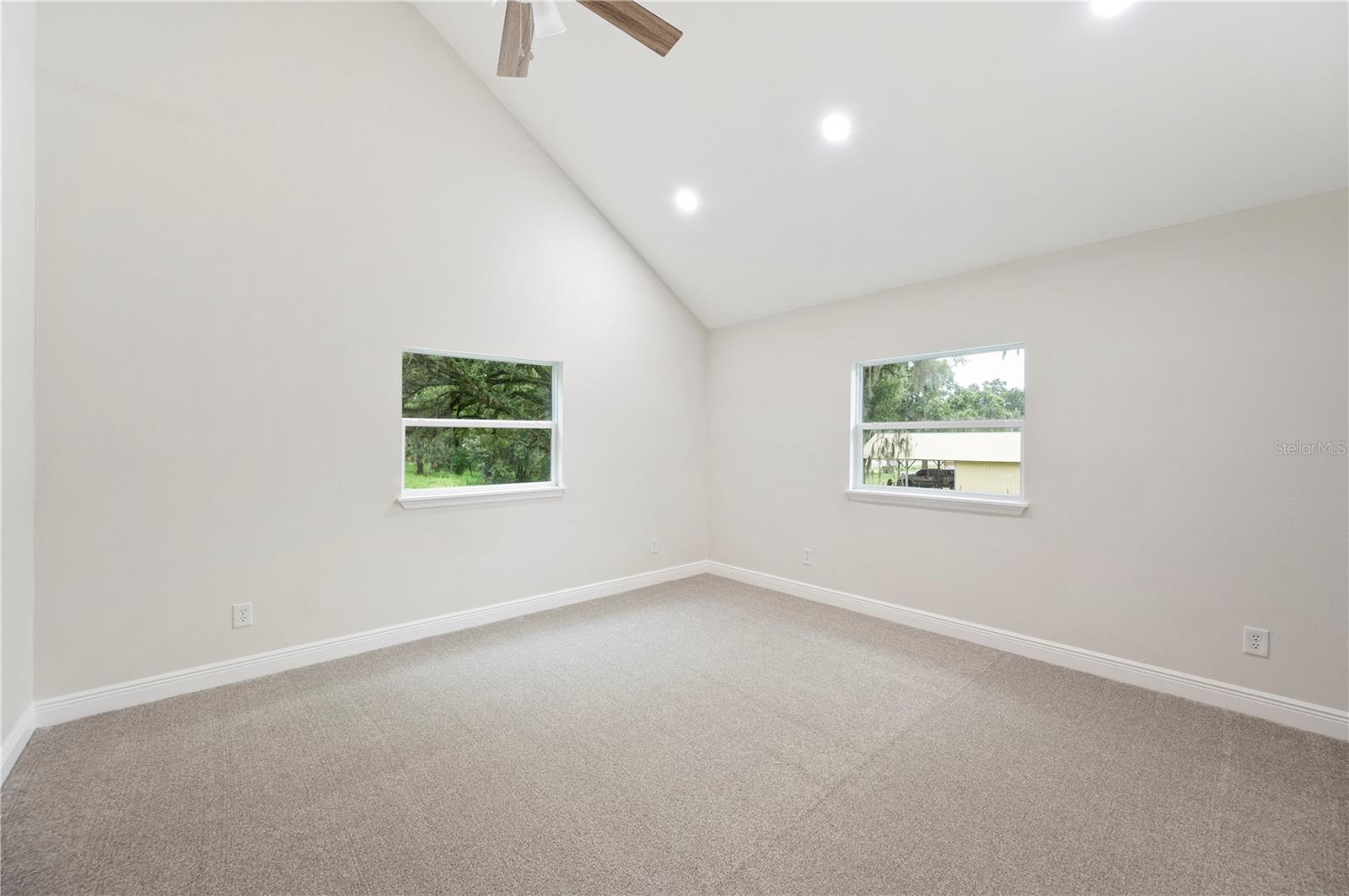 Image 12 of 41 For 4215 Glenoak Drive N