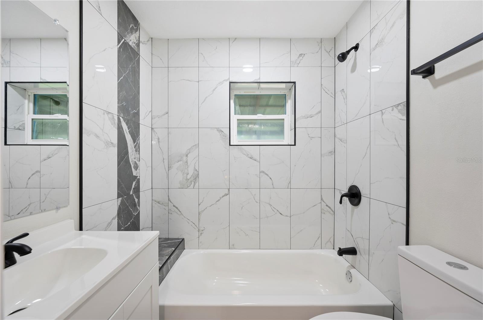 Image 17 of 41 For 4215 Glenoak Drive N