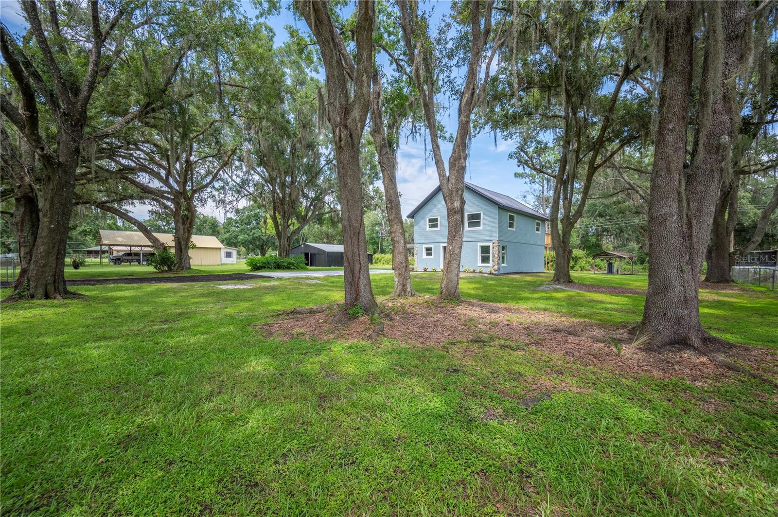 Image 2 of 41 For 4215 Glenoak Drive N