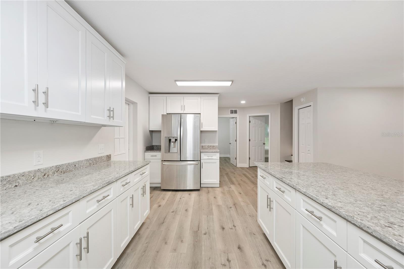 Image 9 of 41 For 4215 Glenoak Drive N