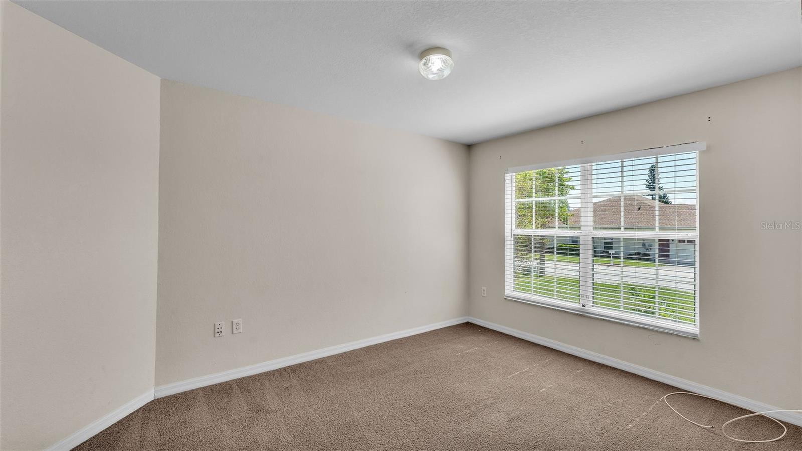Image 10 of 40 For 6743 Highlands Creek Boulevard