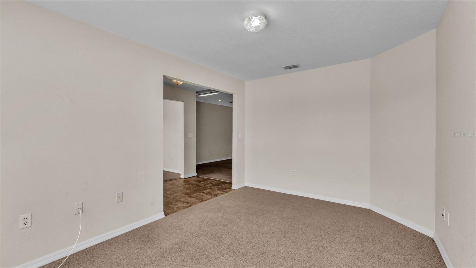 Image 11 of 40 For 6743 Highlands Creek Boulevard