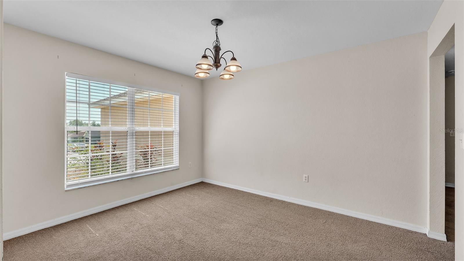 Image 12 of 40 For 6743 Highlands Creek Boulevard