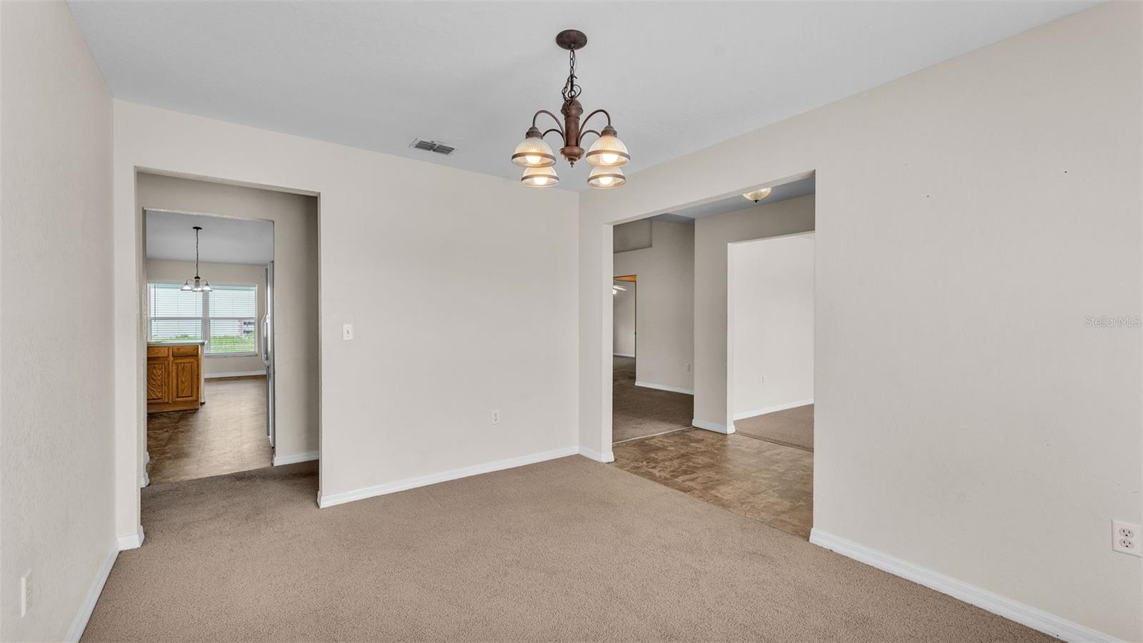 Image 13 of 40 For 6743 Highlands Creek Boulevard