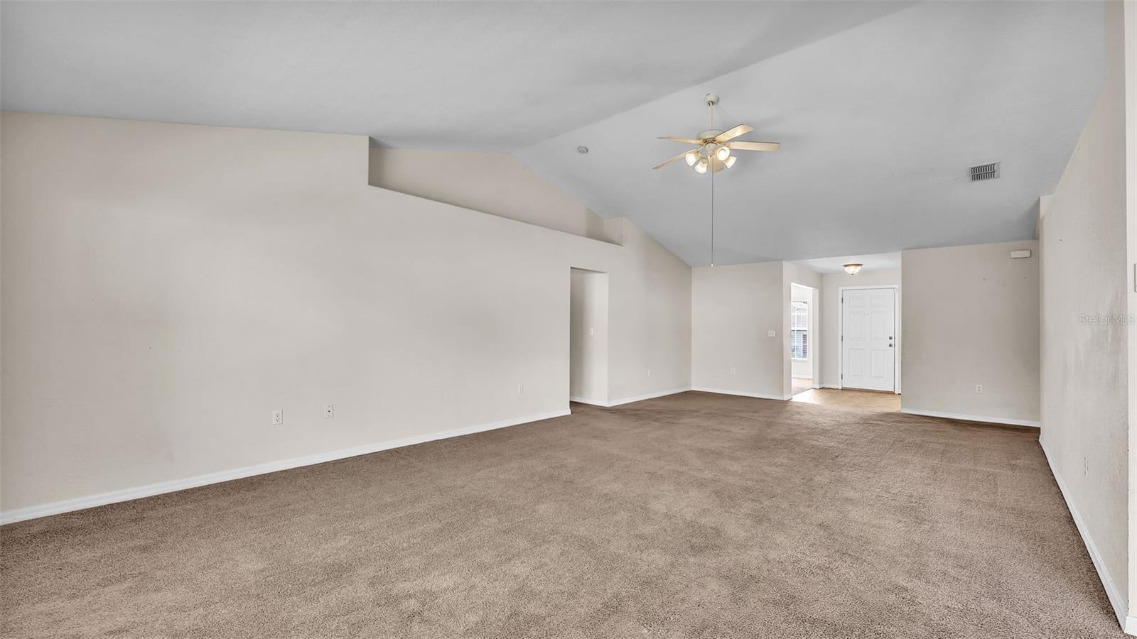 Image 17 of 40 For 6743 Highlands Creek Boulevard