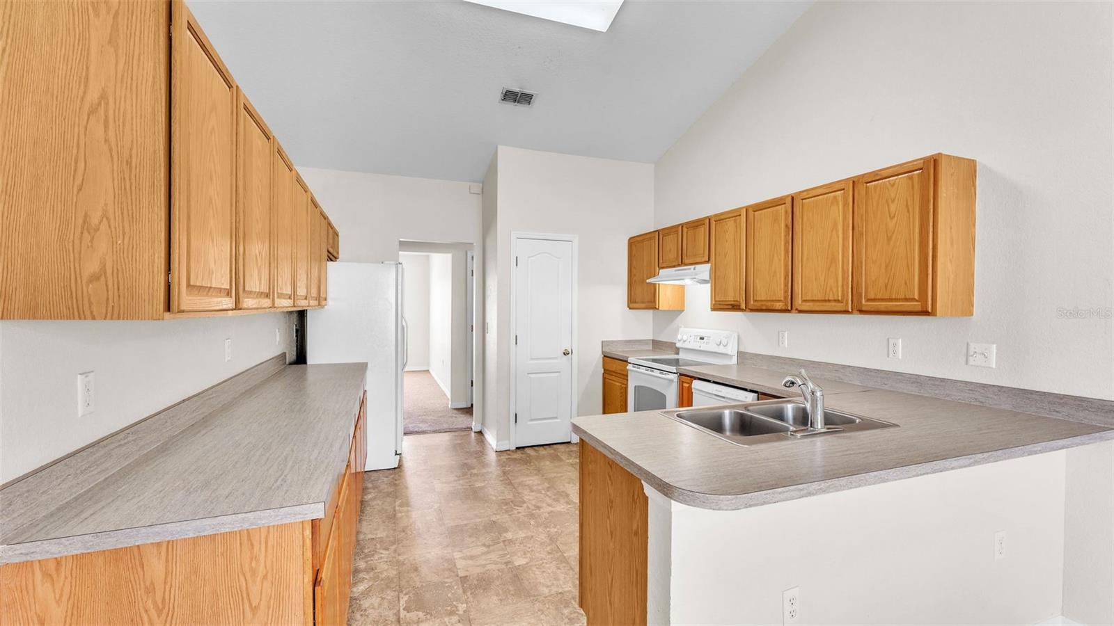 Image 19 of 40 For 6743 Highlands Creek Boulevard