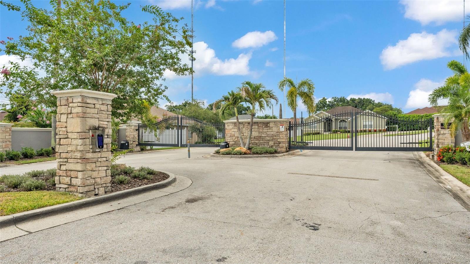 Image 3 of 40 For 6743 Highlands Creek Boulevard