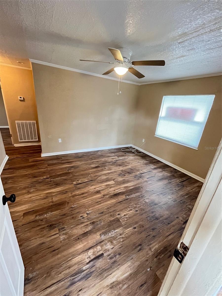 Image 3 of 9 For 1736 3rd Street Nw B