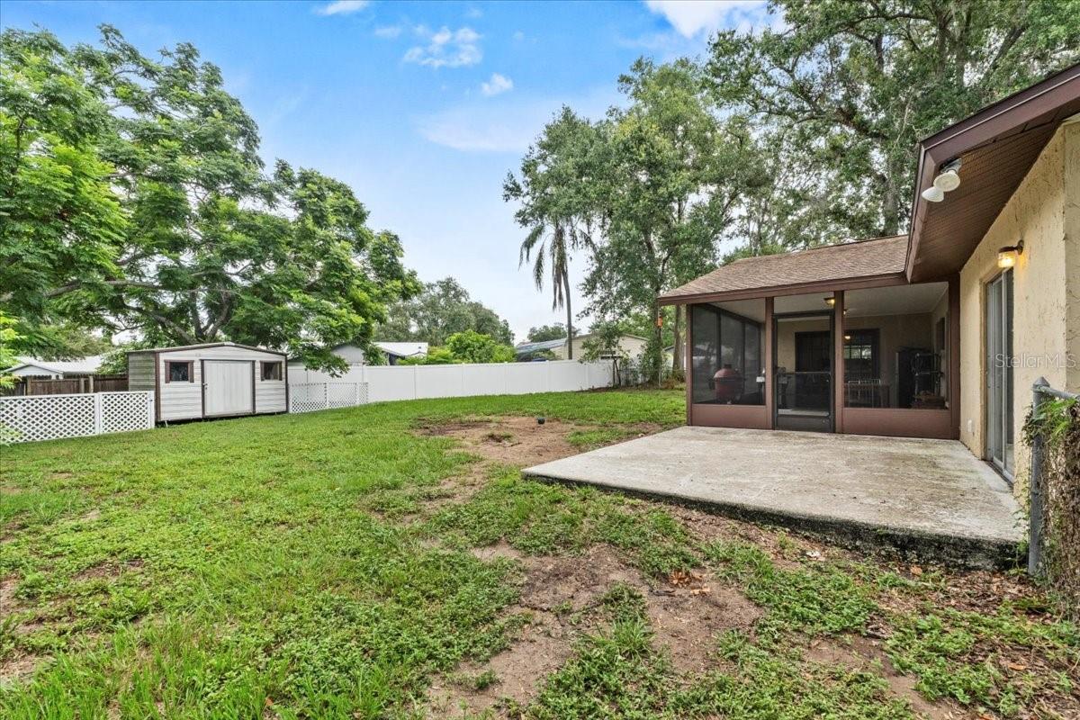 Listing photo id 18 for 512 Hilldale Road