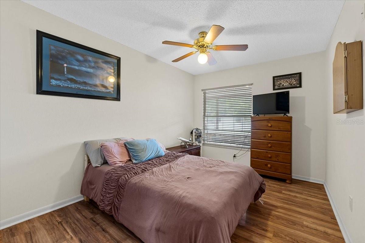 Listing photo id 29 for 512 Hilldale Road
